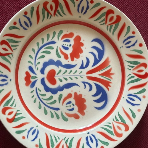 Antique hand-painted wall plate, like new, 23cm diameter