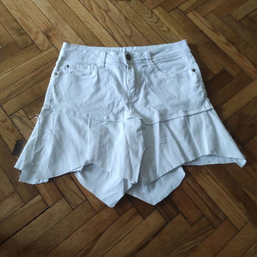White denim skirt resembling shorts like new