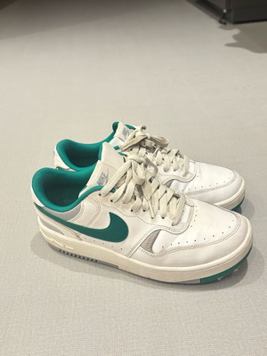 Nike shoes size 40