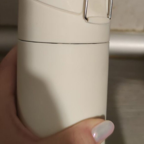 Shell water bottle used, moderate temperature retention