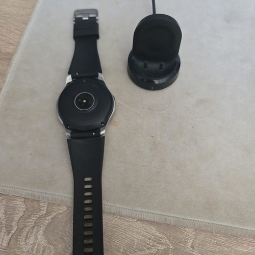 Samsung Galaxy Watch 46mm silver with original charger like new