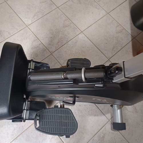Static bike and rowing machine like new with control panel