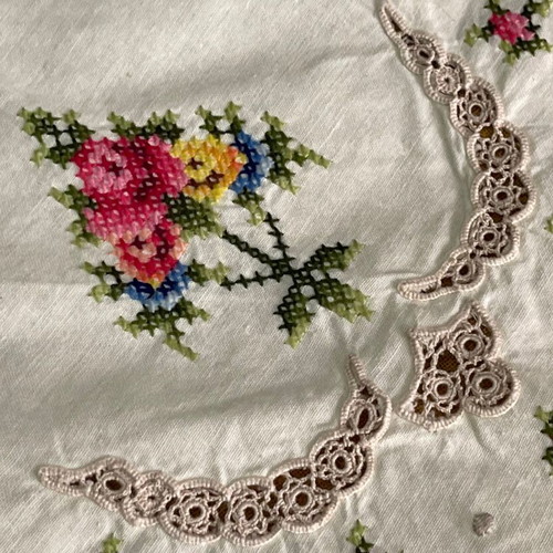 Vintage napkins used, pack of 5, handmade embroidered