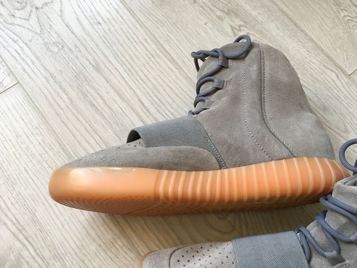 Adidas Yeezy Boost 750 употребявани… - € 200,00 - Vendora.bg