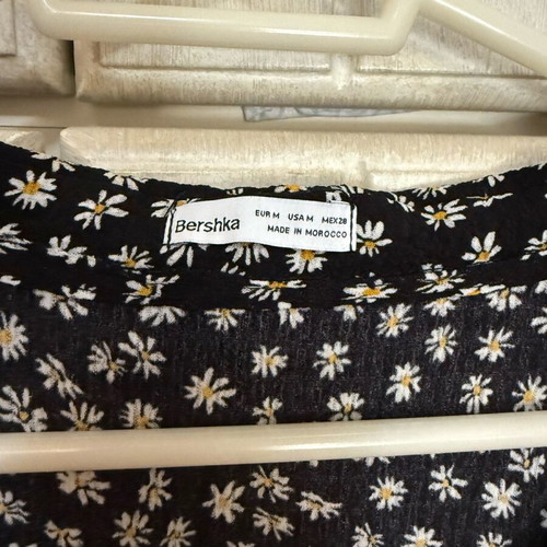 Bershka women's dress black with daisies like new, size M