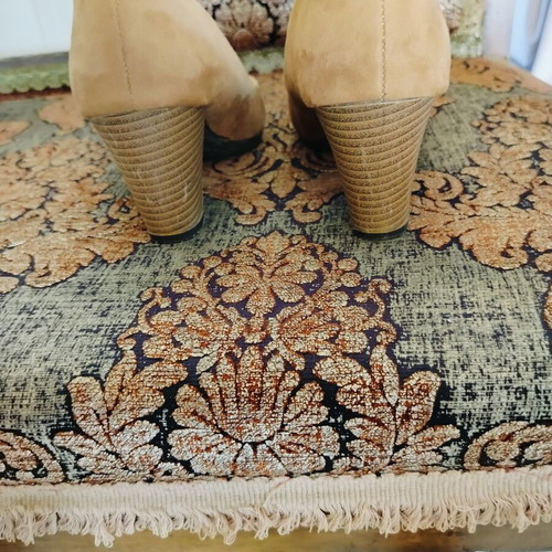 Suede pumps size 39 with 7 cm heel, like new, beige and brown