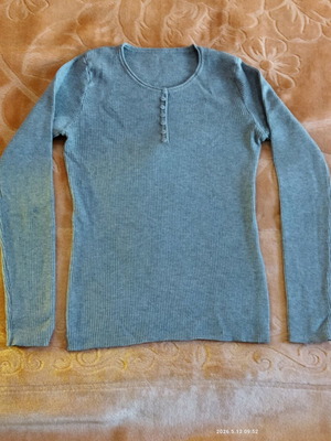 Gray blouse size S like new