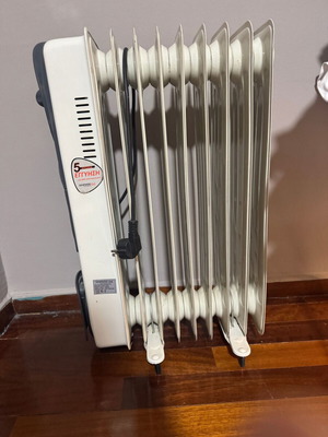 Καλοριφέρ λαδιού Daewoo 1900W με αερόθερμο μεταχειρισμένο