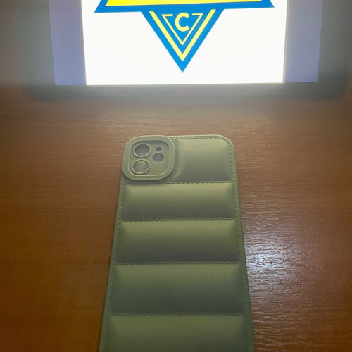 iPhone 11 puffer θήκη καινούργια, μαλακή με θωράκιση
