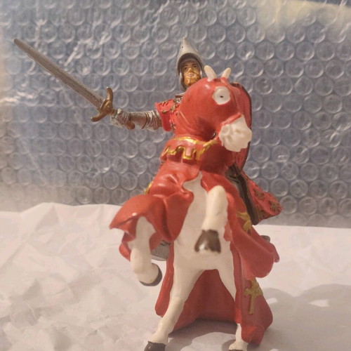 King Richard Lionheart figure and his red horse used