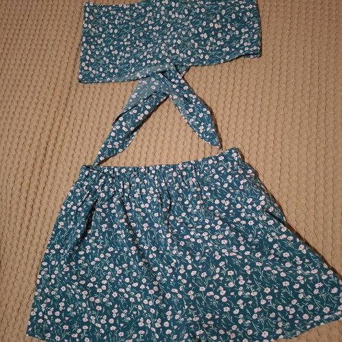 Shein set shorts and floral top like new, size S