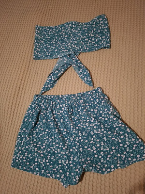 Shein set shorts and floral top like new, size S