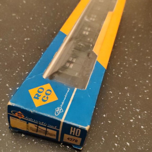 Roco train wagon HO 4278 like new, sealed