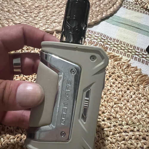Geek Vape L200 200w like new with Brunhilde atomizer