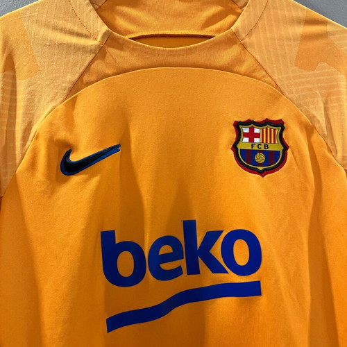 Barcelona training kit used, authentic, size large
