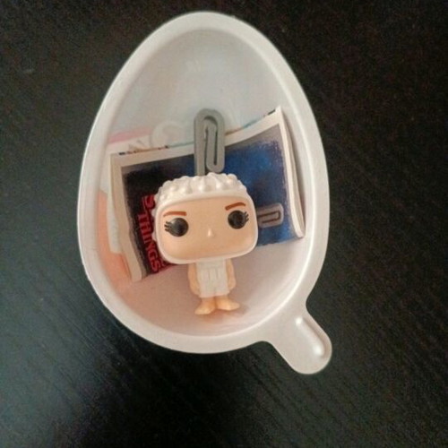 Stranger Things Kinder Joy Eleven pin new