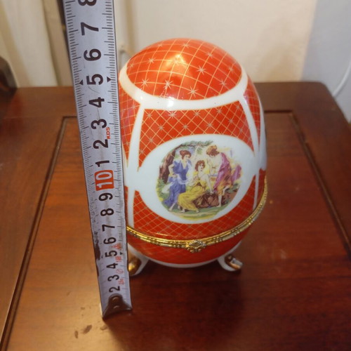 Porcelain decorative eggs collection used, set of 6