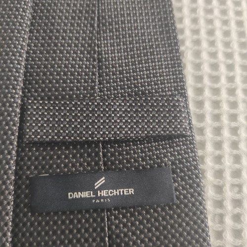 Daniel Hechter Paris tie like new, grey