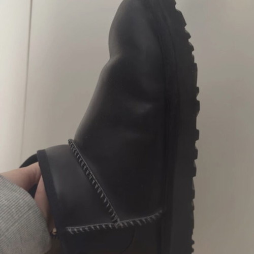 Ugg Mini Boots Size 38 Like New, Black