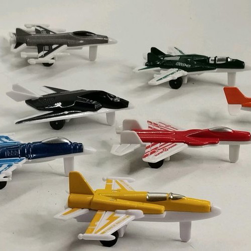 Plastic airplanes used, pack of 7 pieces