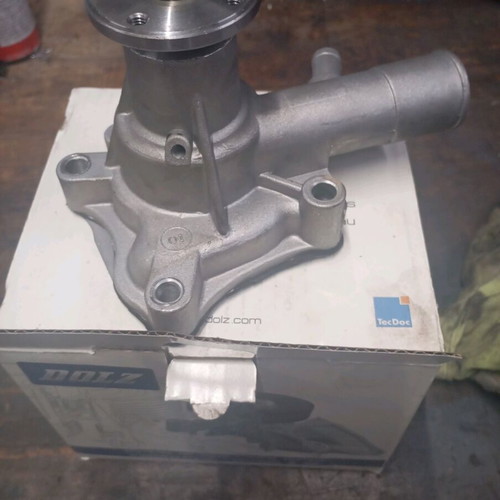 Water pump new for Corolla ke30 without heater