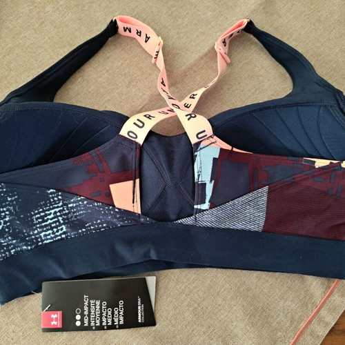 Under Armour sports bra new, size LG, blue