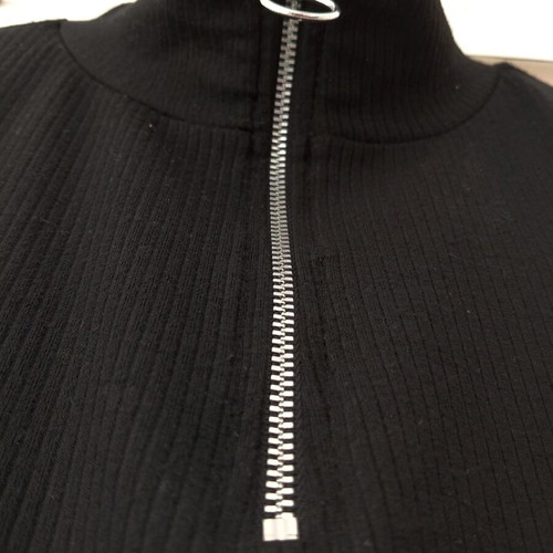Pink Woman ribbed black top large with zipper like new