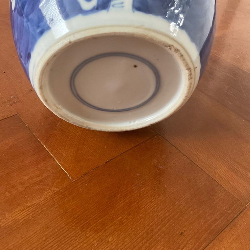 Chinese vase antique in excellent condition