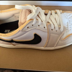 Air Jordan 1 Low