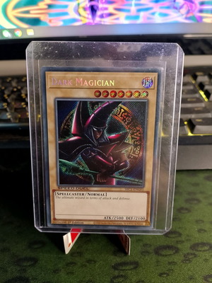 Dark Magician SBC1-ENG01 1st Edition Secret Rare mint