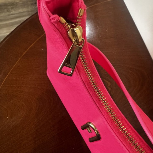 Furla Diamante shoulder bag like new, small size, pink