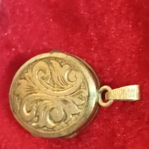 Roller gold filled vintage pendant used, engraved photo holder