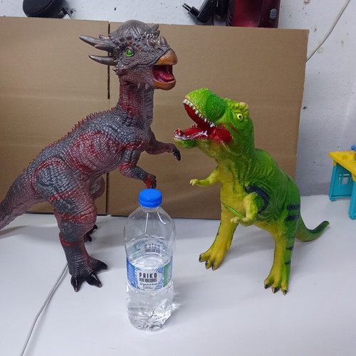 Pack of 2 Large Rubber Dinosaurs with Sound (40cm & 30cm)