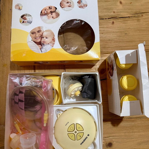 Medela Swing Flex electric breast pump like new with accessories