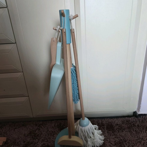 Children's drying rack, ironing board and cleaning items like new