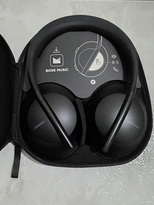Bose Noise Cancelling Bluetooth Wireless Headphones 700