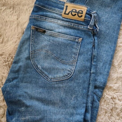 Lee jeans model S Scarlet like new, size W29 L31