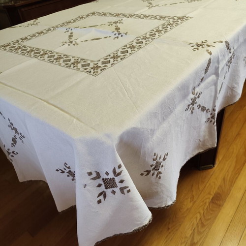 Handmade tablecloth Lefkada 165 cm diameter like new