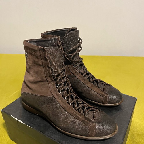 Emporio Armani boots like new, brown size 42 with metallic eyelets