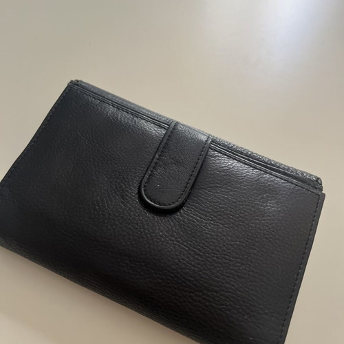 Australia Vintage Wallet like new, black leather