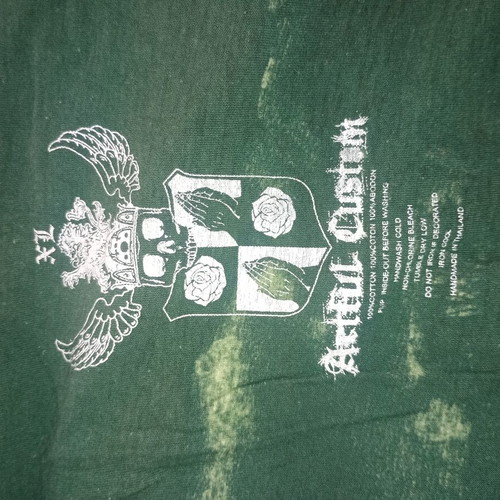 T-shirt green with embroidered golden skulls refurbished, XL size