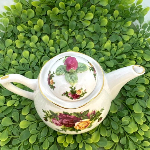Royal Albert Old Country Roses bone china teapot new