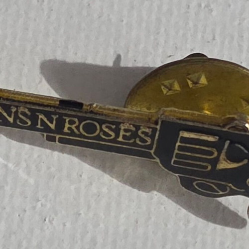 Guns N' Roses pin badge