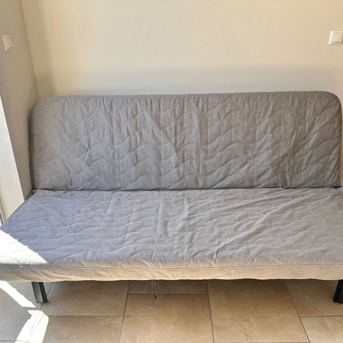 Three-seater sofa bed like new with removable cover and foam mattress