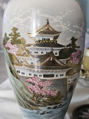 Japanese vase like new