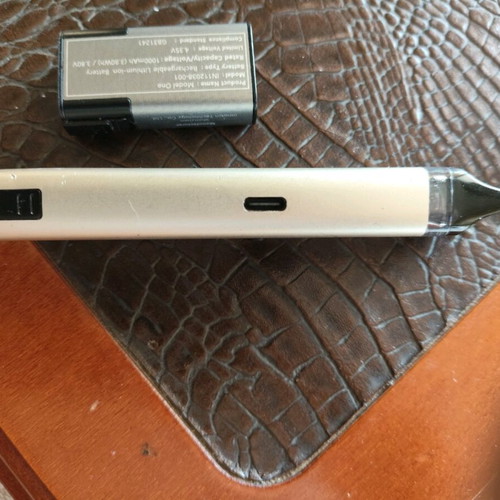 Inoken Trine electronic cigarette used with coil and extra battery