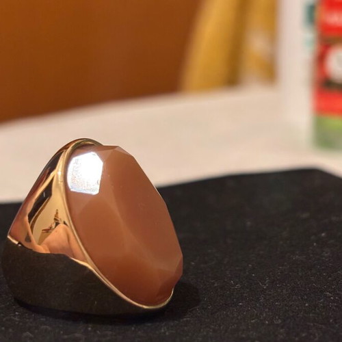 Zara ring with dusty pink stone like new, gold color medium size