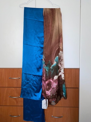 Women's scarves new with tag, set of 2