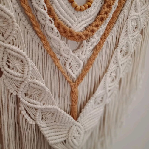 Macrame wall hanging like new, handmade, size 60×78