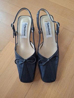 Vintage leather slingback shoes size 35, black